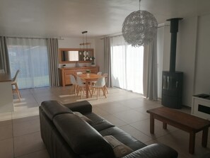 TV - Recent house on the Arcachon basin (Biganos)