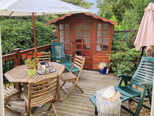 Outdoor dining - 2 bedroom accommodation in Enniscaven, near St Austell (Enniscaven, near St Austell)