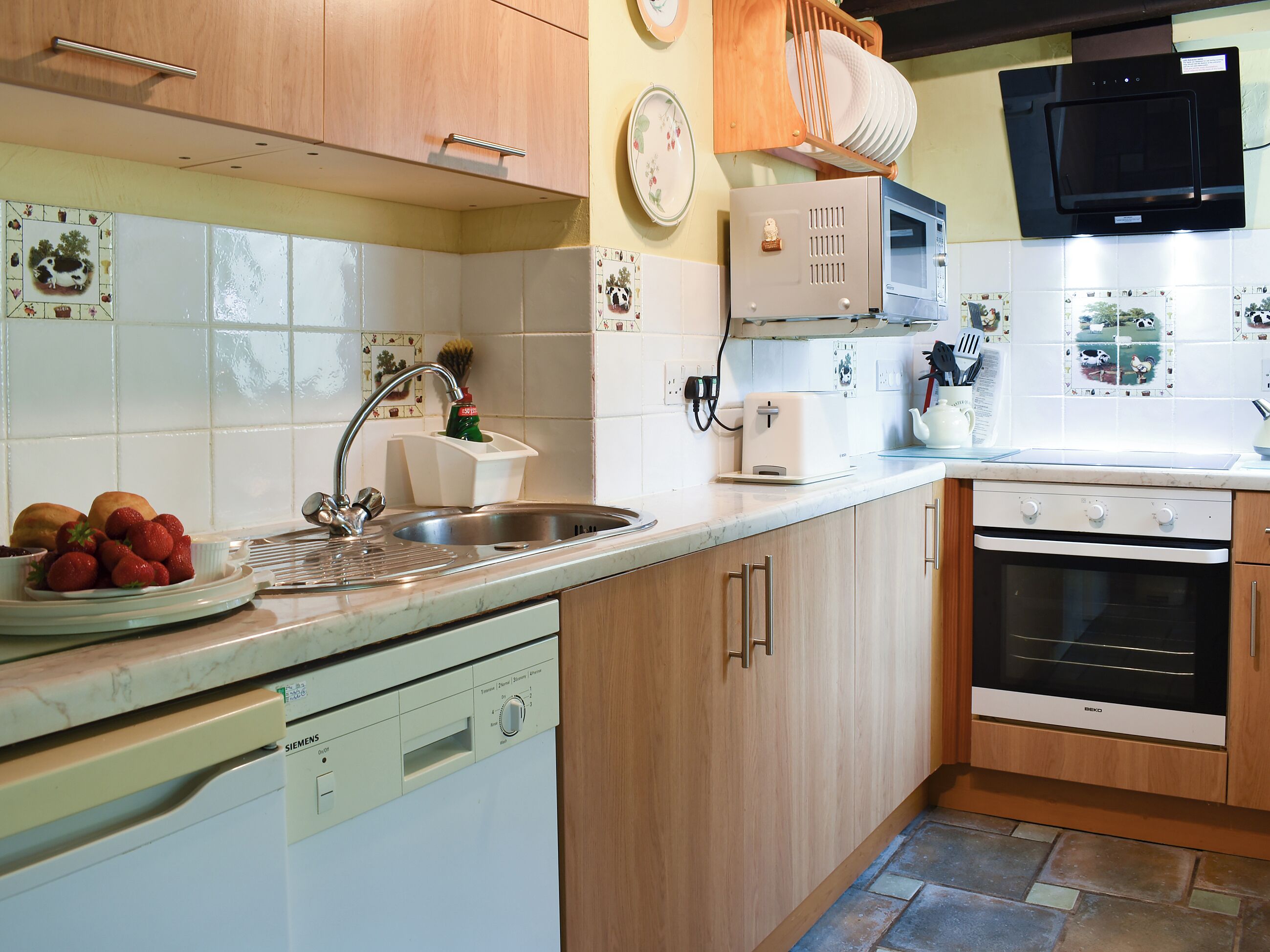 Dishwasher, cookware/dishes/utensils
