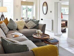 Fireplace - 3 bedroom accommodation in Pooley Bridge (Pooley Bridge)