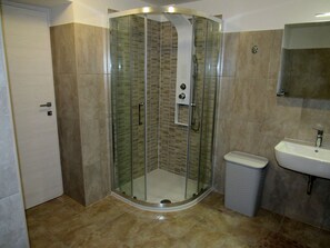 Shower, towels - Balmy Holiday Home in Vodnjan With Private Swimming Pool (Vodnjan)