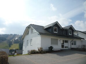 Unclassified image, 3 of 25, button - Ferienwohnung in Willingen mit Terrasse (Willingen)