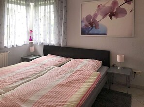 Căn hộ | 2 phòng ngủ, trang bị nội thất với thiết kế riêng biệt 