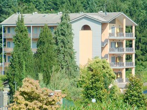 Apartment | Exterior - Apartment in Residence on Lake Maggiore near Beach (Verbania)
