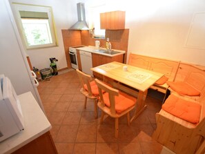 Ferienhaus | Eigene Küche | Kühlschrank, Mikrowelle, Ofen