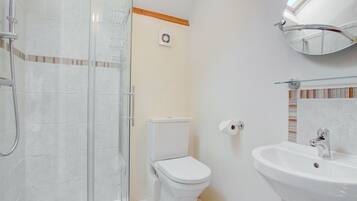 House | Bathroom | Shower, towels