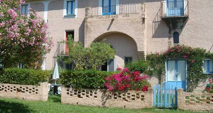 Lovely Apartment on a Beautiful Property Near the sea