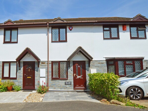 Exterior - Modern Holiday Home in Padstow With Private Garden (Padstow)