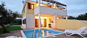 Holiday Home in Novigrad With Private Pool