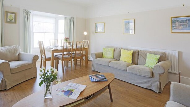 Unclassified image, 1 of 21, button - Bright Apartment in Center of Southwold near Beach & Pier (Reydon)