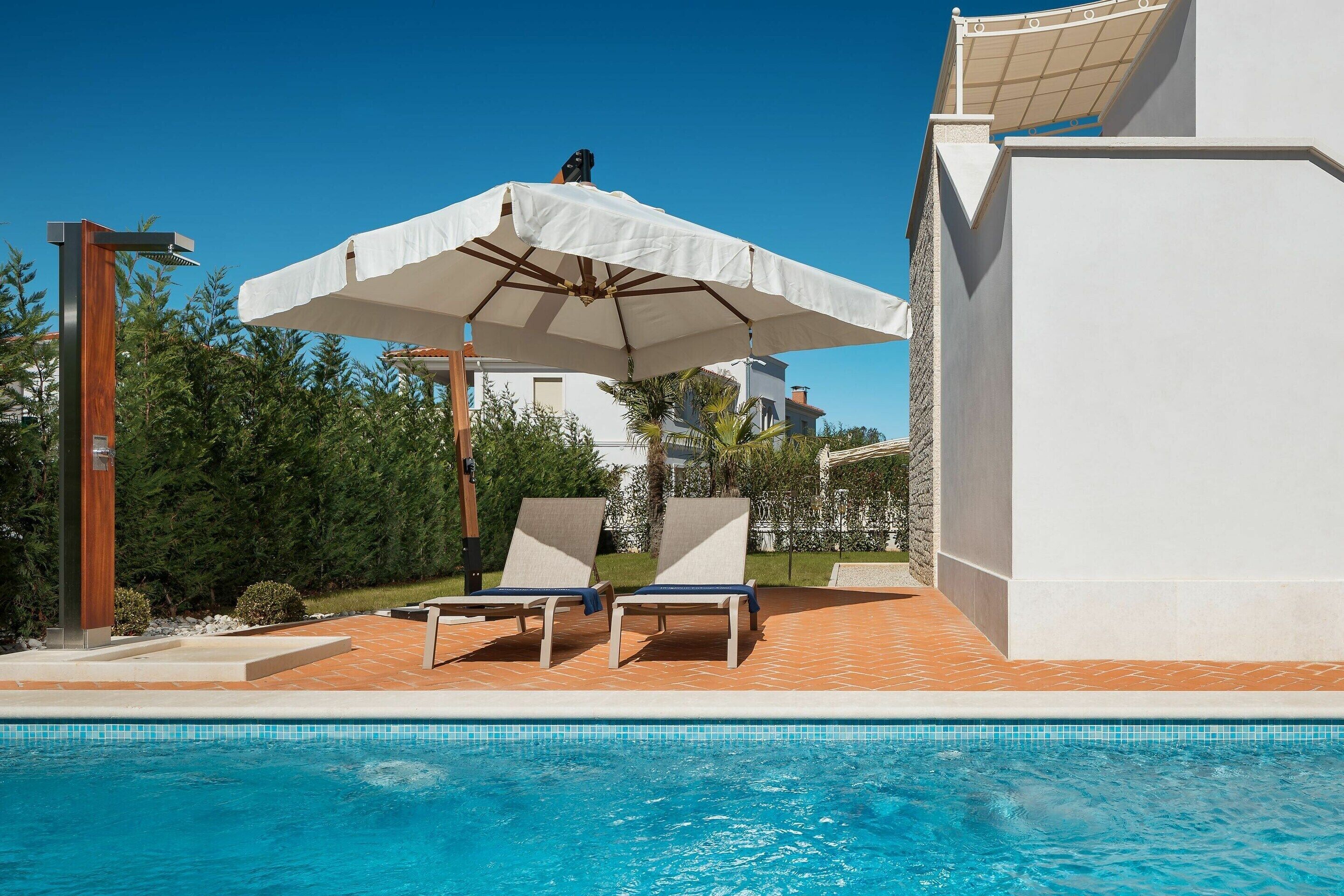 Villa | Pool | Indoor pool, outdoor pool