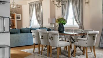 تناول الطعام