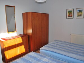 Apartment | 2 bedrooms, individually furnished, bed sheets