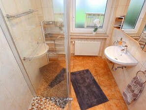 Apartment | Bathroom - Mountain Biker's Farmstay (Villingen-Schwenningen)