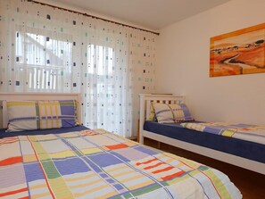 Apartment | 3 bedrooms, iron/ironing board, bed sheets - Mountain Biker's Farmstay (Villingen-Schwenningen)