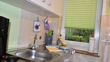 Bungalow | Private kitchen | High chair