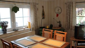 Dining - Lovely Apartment in Schwaan (Schwaan)