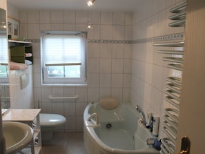 Bathroom - Lovely Apartment in Schwaan (Schwaan)