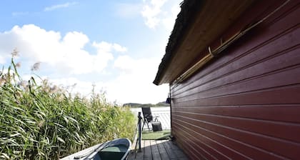 Bootshaus Direkt am See mit Eigenem Steg an der Ostsee
