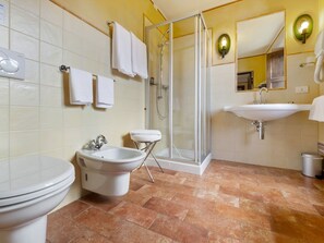 Bathroom - Appealing Apartment in Sandigliano With Garden (Sandigliano)