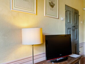 1 bedroom, bed sheets - Appealing Apartment in Sandigliano With Garden (Sandigliano)