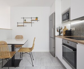 Fridge, microwave, oven, dishwasher