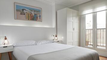 2 bedrooms, iron/ironing board, WiFi (free), bed sheets
