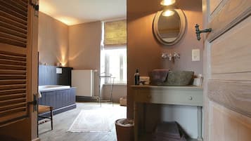 House | Bilik Mandi | Tab mandi