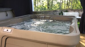 House | Spa treatment - Unique Holiday Home in Virton with Hot Tub (Habay)