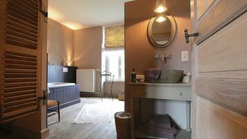 House | Bathroom | Bathtub