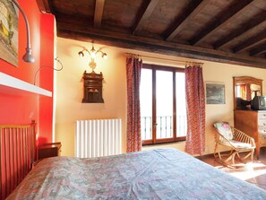 1 chambre, ameublement personnalisé
