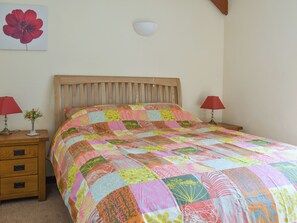 2 室のベッドルーム、WiFi (無料)、ベッドシーツ