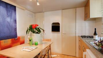 Chalet | Privékeuken | Een kinderstoel