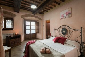 Vila | 7 quartos, individualmente mobiliados, roupa de cama