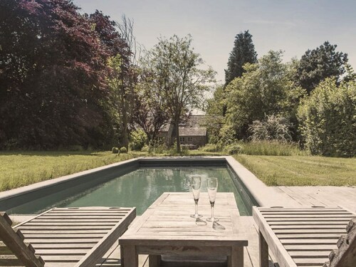 Cottage in Haut-bois With Private Pool