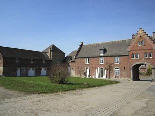 Modern Holiday Home in Gembloux With Meadows Near