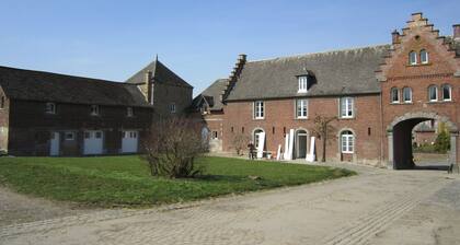 Modern Holiday Home in Gembloux With Meadows Near
