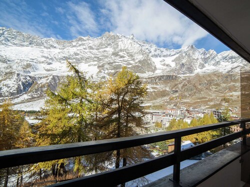 Contemporary Apartment in Breuil-Cervinia near Ski Area