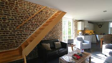 House | Living room | DVD player