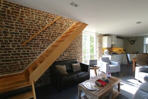 House | Living room | DVD player