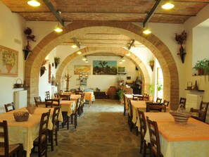 House | Dining - Holiday Home Monte With Pool and Forest Trails (Monte Santa Maria Tiberina)