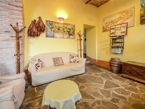 House | Living area - Holiday Home Monte With Pool and Forest Trails (Monte Santa Maria Tiberina)