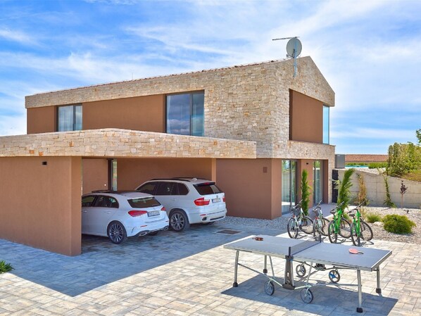 House | Exterior