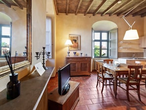 Dining - Vintage Apartment in Sandigliano With Garden (Sandigliano)