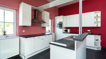 Coffee/tea maker, high chair