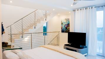 4 bedrooms, in-room safe, iron/ironing board, free WiFi