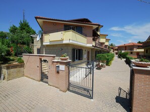 Reception - Apartment with Pool near Sea (Tortoreto)