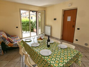 Dining - Apartment with Pool near Sea (Tortoreto)