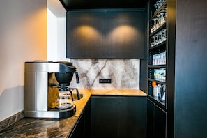 House | Game room