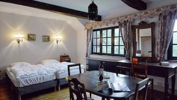 Villa | 8 slaapkamers, individueel gemeubileerd, beddengoed